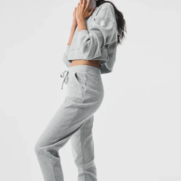 Alo Yoga Muse Hoodie, Size X-Small, Athletic Heather Grey - Picture 5 of 9